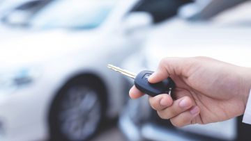 Secure parking with car valet service - 1